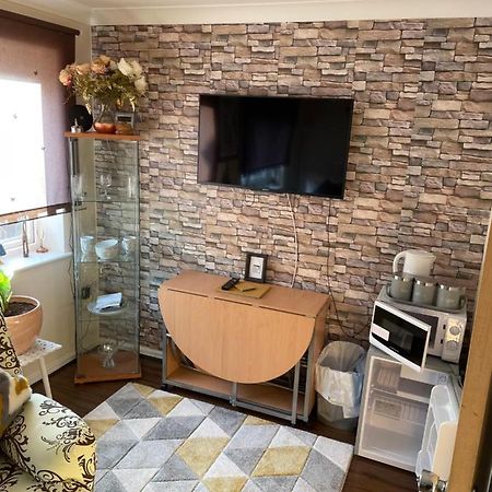 Tisi Choice Bed & Breakfast Northfleet Екстериор снимка
