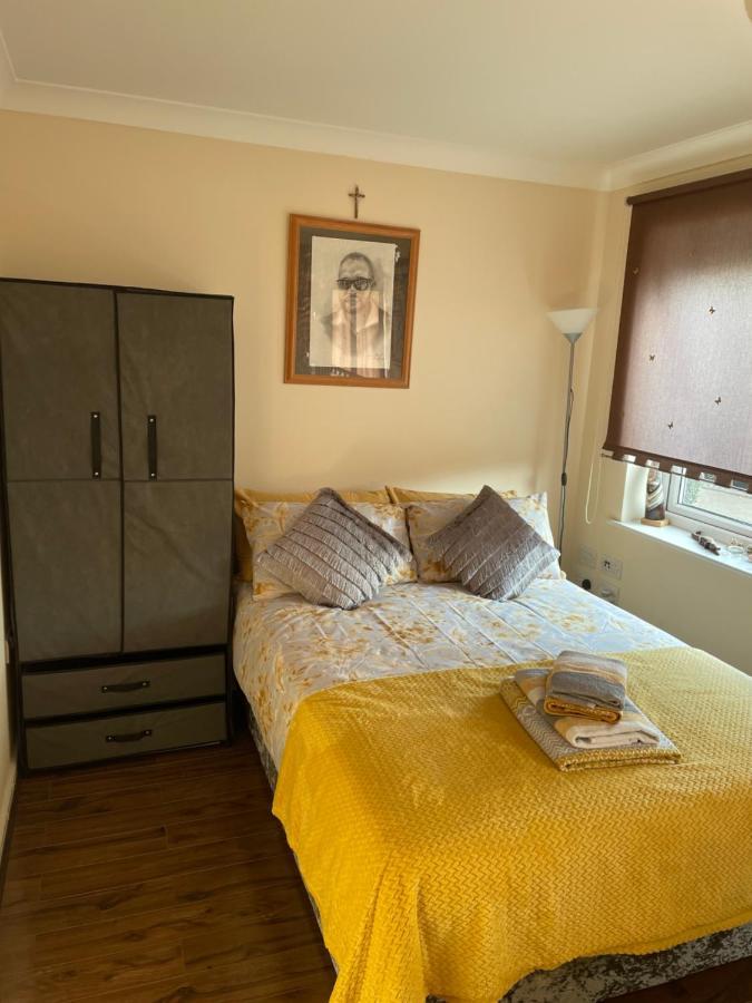 Tisi Choice Bed & Breakfast Northfleet Екстериор снимка