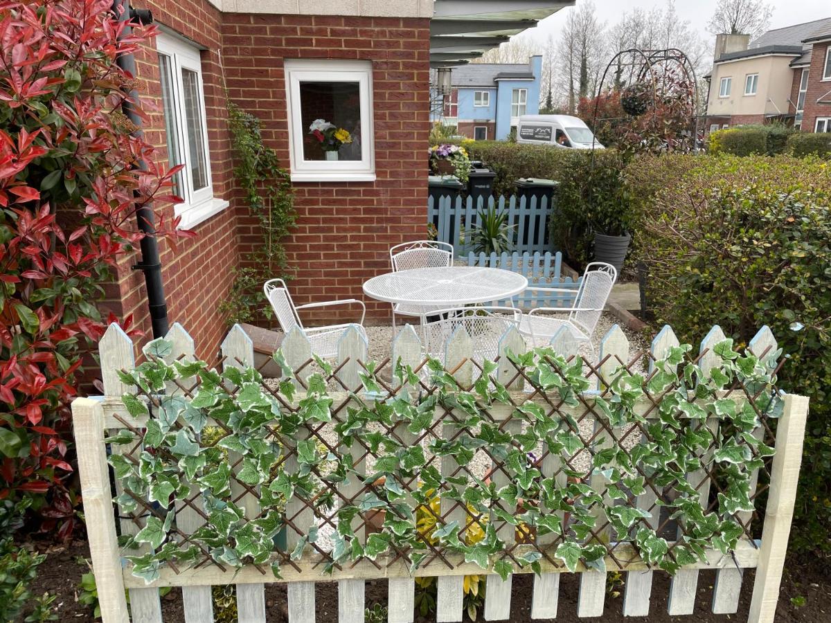 Tisi Choice Bed & Breakfast Northfleet Екстериор снимка